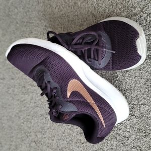 Women's Nike Running Shoes Sz 8.5 US